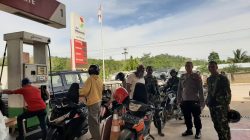 Polisi Pantau SPBU Saat Patroli Siang, Pastikan Keamanan dan Ketertiban Antrian BBM