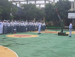 Anggota Koramil Ngemplak Sebagai Irup Upacara di Sekolah