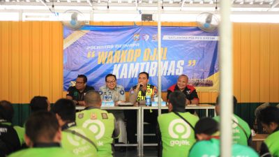 Ngopi Bareng Ojol, Satlantas Polres Gresik Jalin Sinergi untuk Keselamatan Jalan