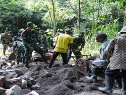 Akselerasi Pembangunan, Material Jembatan TMMD Ke 127 Mulai Didrop Di Desa Krisik
