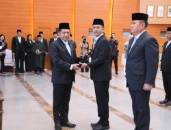 Lantik Sejumlah Pejabat, Mendagri Ingatkan Loyalitas dan Prestasi