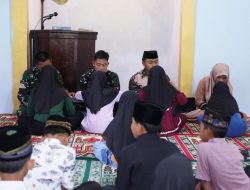 Satgas TMMD Ke 127 Kodim 0808/Blitar Ajarkan Anak-Anak Mengaji Di Dusun Barurejo