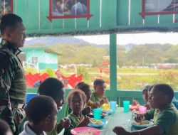 Bagi Anak Pedalaman, Makan Gratis Bukan Hal Kecil: Pos Kotis Satgas Yonif 751/VJS Hadirkan Kebahagiaan dan Semangat Bermimpi di RM Swasembada