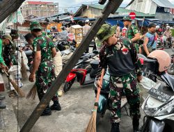 Melalui Karya Bhakti TNI, Kodam XXIII/Palaka Wira Tingkatkan Kepedulian Lingkungan di Pesisir Pantai dan Pasar Tradisional