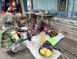 Roda Perekonomian Pasar Tradisional, Satgas Yonif 521/DY Hadir Dukung Kemajuan Masyarakat di Distrik Kelila