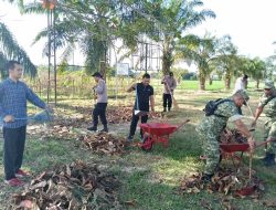 Sinergi Muspika Pirak Timu Gelar Karya Bakti Bersihkan Fasilitas Umum Kantor Camat