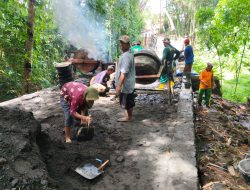 Ibu-Ibu Tidak Mau Kalah Dengan Bapak-Bapak Dalam TMMD