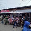 Kembalikan Fungsi Jalan dan Trotoar, Aparat Gabungan TNI, Polri dan Satpol PP Tertibkan Pasar Girian