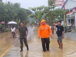 Cuaca Ekstrem Terjang Panggul, Babinsa dan TRC-PB Sigap Amankan Warga Wonocoyo