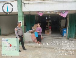 Di Tengah Aktivitas Belanja, Polisi Hadir Menyapa dan Memberi Himbauan