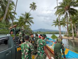 TMMD Ke-127 Kaimana Pacu Pembangunan Kampung Sisir Lewat Sinergi TNI dan Warga Saat Pengiriman Material