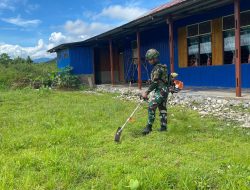 Binter TNI Karya Bhakti Satgas Yonif 521/DY di Gereja GBI, Distrik Elelim