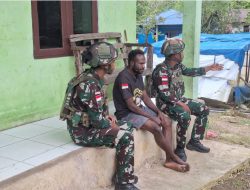 Satgas Pamtas RI-PNG Kewilayahan Yonif 763/SBA Pos Aisyo Laksanakan Komsos ke Masyarakat Kampung