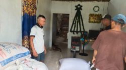 Polsek Polsek Mempawah Hulu Beli Jagung Petani Desa Caongk, Dukung Ketahanan Pangan Nasional