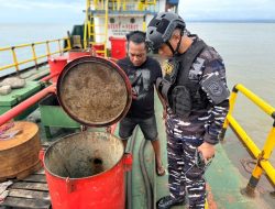 TNI AL Gagalkan Aksi Diduga Distribusi BBM Ilegal di Perairan Makassar