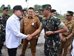 Dandim 0818 Dampingi Kunjungan Kerja Menko Pangan RI Tinjau Koperasi Merah Putih di Candirenggo