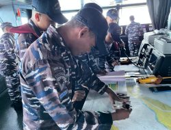 Pertegas Kesiagaan di Laut, KRI Balongan-908 dan KRI Dorang-874 Gelar Latihan Peran Bahaya Udara