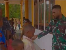 Pos Konja Satgas Yonif 763/SBA Laksanakan Kegiatan Berbagi Kasih di Gereja Santo Yohanes Rasul Konja