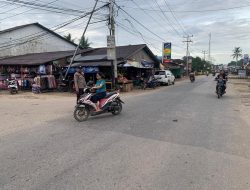 Cegah Kemacetan di Pagi Hari, Personel Polsek Mempawah Hulu Laksanakan Strong Point di Persimpangan Pasar Karangan
