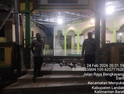 Samapta Polsek Menyuke Amankan Sholad Taraweh Ke Masjid Al-Ihlas Darit
