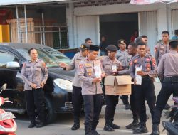 Polresta Sorong Kota Bagikan 200 Takjil kepada Pengguna Jalan, Wujud Kedekatan Polri dengan Masyarakat
