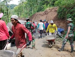 Demi Kemajuan Desa, Bulan Puasa Bukan Penghalang Kemanunggalan TNI Dan Rakyat Dilokasi TMMD 127 Desa Kembang
