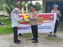 Polsek Labuhan Ruku Gelar Jumat Berkah, Santuni Kaum Dhuafa dengan Sembako