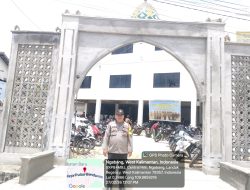 Polsek Ngabang Laksanakan Pengamanan Shalat Jumat di Masjid Baiturrahman Ngabang Dan Masjid Baiturrachman Jelimpo Situasi Kondusif