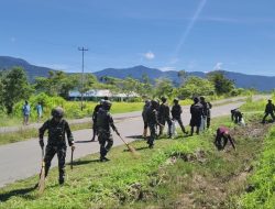 Bersih Itu Indah, Satgas Yonif 521/DY Bersama Warga Wujudkan Lingkungan Sehat dan Asri di Distrik Kobakma