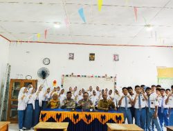 Cegah Kenakalan Remaja, Kasat Binmas Polres Mesuji Jadi Pembina Upacara di SMKN 1 Panca Jaya