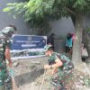 Sambut HUT Kavaleri Angkatan Darat, Prajurit Yonkav 6/NK melaksanakan Karya Bhakti bersama Masyarakat di wilayah Asam Kumbang  Asam Kumbang, Medan – Dalam rangka menindaklanjuti arahan Presiden RI dan atas perintah Pangdam I/BB serta dalan rangka rangkaian kegiatan Hut Kav ke 76, Yonkav 6/NK melaksanakan Karya Bhakti bersama masyarakat. Kegiatan ini bertujuan untuk membantu meringankan beban masyarakat melalui kegiatan yang bersifat sosial, seperti pembersihan lingkungan dan perbaikan fasilitas umum. Melalui kegiatan tersebut, diharapkan tercipta lingkungan yang bersih, sehat, aman, dan nyaman bagi masyarakat setempat. Selain itu, karya bakti bertujuan memperkuat kemanunggalan TNI dengan rakyat. Keterlibatan langsung prajurit TNI bersama masyarakat dalam setiap kegiatan mencerminkan bahwa TNI senantiasa hadir dan menyatu dengan rakyat.(31/01/26)  Karya bakti yang dilaksanakan melibatkan prajurit secara langsung bersama masyarakat setempat dengan sasaran pembersihan yaitu Masjid Darussalam, Gereja GKBP, serta parit dan selokan di sekitar Jln. Bunga Raya, Kel. Asam Kumbang, Kec. Medan Selayang. Melalui kegiatan ini, diharapkan tercipta lingkungan yang bersih, sehat, dan nyaman, sekaligus menumbuhkan kesadaran kolektif akan pentingnya menjaga kebersihan dan kelestarian lingkungan.  Pelaksanaan karya bakti dalam rangka HUT Kavad mencerminkan nilai-nilai luhur Kavaleri, yaitu semangat juang, disiplin, dan loyalitas yang diwujudkan melalui tindakan nyata di tengah masyarakat. Kehadiran prajurit di tengah warga tidak hanya membantu secara fisik, tetapi juga mempererat hubungan emosional antara TNI dan rakyat. Hal ini sejalan dengan peran TNI sebagai alat pertahanan negara yang berasal dari rakyat, oleh rakyat, dan untuk rakyat.  Selain memberikan manfaat langsung bagi masyarakat, Danyonkav 6/NK, Letkol Kav Adzan Marjohan Nasution, S. H., M. M., M. Tr. Mil., juga menekankan,”Kegiatan karya bakti ini juga menjadi sarana pembinaan teritorial bagi prajurit. Melalui interaksi yang harmonis dengan warga, prajurit dilatih untuk peka terhadap kondisi sosial di wilayah binaan serta mampu berkontribusi positif dalam membantu mengatasi berbagai permasalahan di lingkungan sekitar.” Kegiatan ini sekaligus menanamkan nilai kepedulian sosial dan jiwa pengabdian dalam diri setiap prajurit.