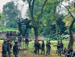 Prajurit Yonif 2 Marinir Asah Kemampuan Tempur Lewat Latihan Penyebrangan Sungai