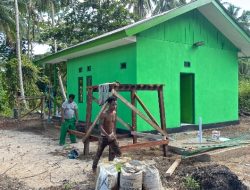 TMMD 127 Kodim 1804/Kaimana, TNI dan Warga Bahu Membahu Bangun Rumah Layak di Distrik Kaimana