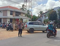 Personel Polsek Mempawah Hulu Amankan Ibadah Misa Minggu di Gereja Santo Yusuf Karangan