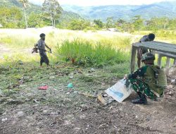 Lingkungan Bersih dan Sehat, Satgas Yonif 521/DY Gelar Karya Bhakti di Pasar Tradisional Distrik Apalapsili