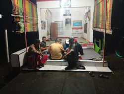 Gelorakan Keamanan Malam! Babinsa Sawit Turun Langsung Patroli, Desa Gombang Makin Solid dan Aman