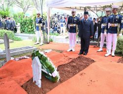 Bangsa Indonesia Lepas Kepergian Try Sutrisno dengan Penghormatan Terakhir