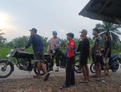 Jajaran Polsek Mesuji Timur Bubarkan Aksi Balap Liar di Jalan Penangkis Arah Desa Pangkal Mas, Imbauan Diberikan Kepada Remaja