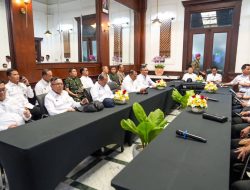 Menko Polkam Pantau Kesiapan Mudik di Bandara dan Stasiun KAI Yogyakarta