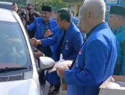 Pererat Silahturrahmi dengan Warga, DPD PAN Bima Bagikan Ratusan Takjil