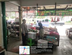 Menyambangi Tempat Usaha dan UMKM Personil Polsek Ngabang Memastikan Situasi Diwilayahnya Dalam Keadaan kondusif