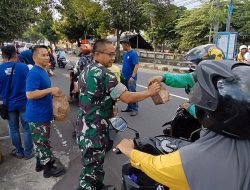 Bisma Madiun Gelar Aksi Sosial Bagi-Bagi Takjil