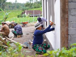 Kejar Target, Satgas TMMD Ke 127 Kodim 0808/Blitar Mulai Tahap Finishing RTLH Mbah Nyatemi