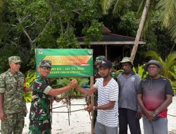 TMMD ke-127 Kodim 1804/Kaimana: Dandim Pimpin Transplantasi Terumbu Karang di Laut Pulau Sanus