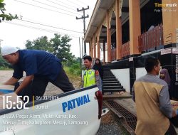 Jajaran Sat Lantas Polres Mesuji Gelar TASI BERKAH, Bagikan 50 Dus Air Mineral ke Masjid di Simpang Pematang