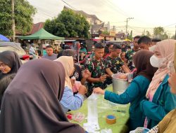 Kolaborasi Satgas Gulbencal Batalyon Arhanud 11/WBY dan Poltekkes Kemenkes D3 Keperawatan Tapteng Gelar Stand Takjil Gratis di Jantung Kota Pandan
