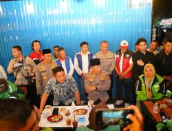 Kapolri Temui Ojol di Palembang, Dengarkan Aspirasi Driver di Kedai Ado