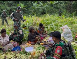 Dari Bibit Jadi Panen: Pos Selal Satgas Swasembada Yonif 751/VJS Petik Jagung Ketahanan Pangan Bersama Warga