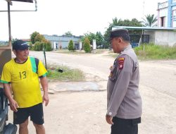 Patroli Kamtibmas Personel Polsek Kuala Behe Jaga Keamanan Dan Kondusifitas di Lingkungan Masyarakat