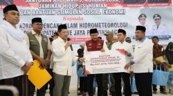 Mendagri dan Mensos Salurkan Bantuan untuk Korban Bencana di Pidie Jaya